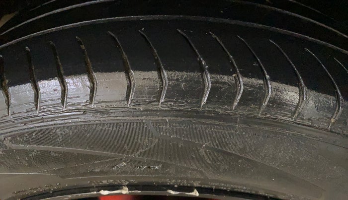 2019 Maruti XL6 ZETA MT, Petrol, Manual, 74,336 km, Right Rear Tyre Tread