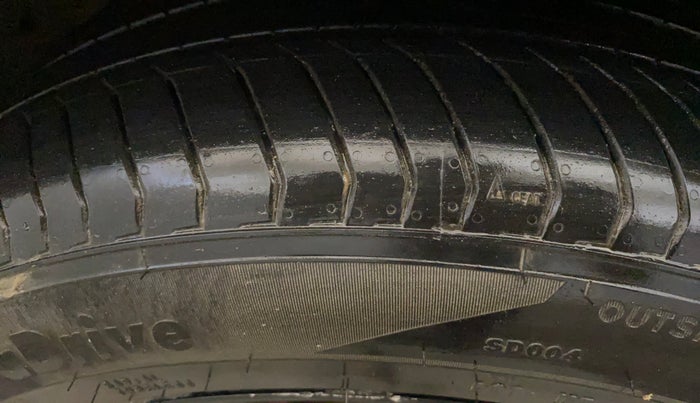 2019 Maruti XL6 ZETA MT, Petrol, Manual, 74,336 km, Left Front Tyre Tread