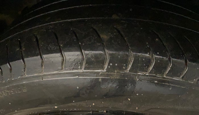 2019 Maruti XL6 ZETA MT, Petrol, Manual, 74,336 km, Left Rear Tyre Tread