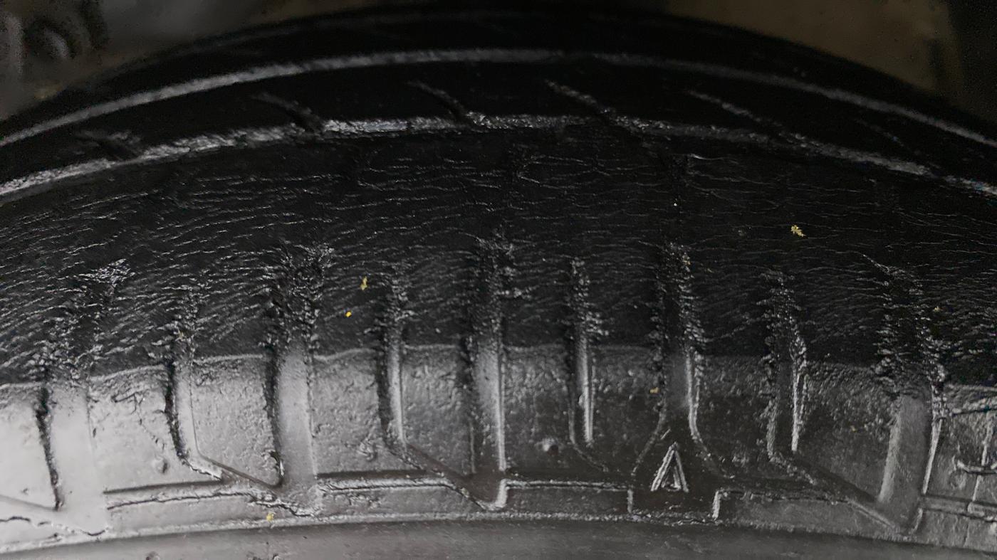 2016 Tata Bolt XM REVOTRON, Petrol, Manual, 54,592 km, Left Front Tyre Tread