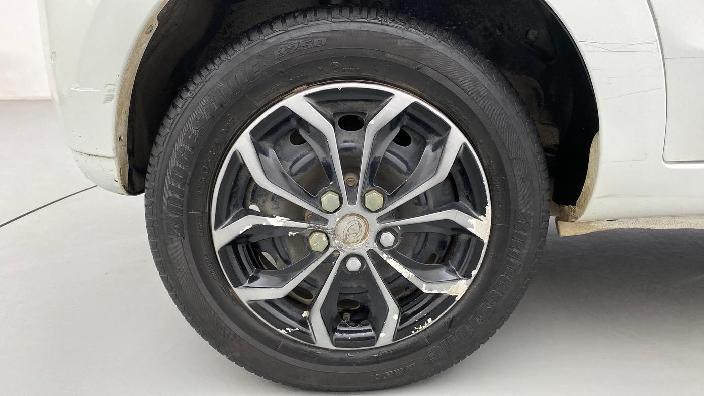 2016 Tata Bolt XM REVOTRON, Petrol, Manual, 54,592 km, Right Rear Wheel
