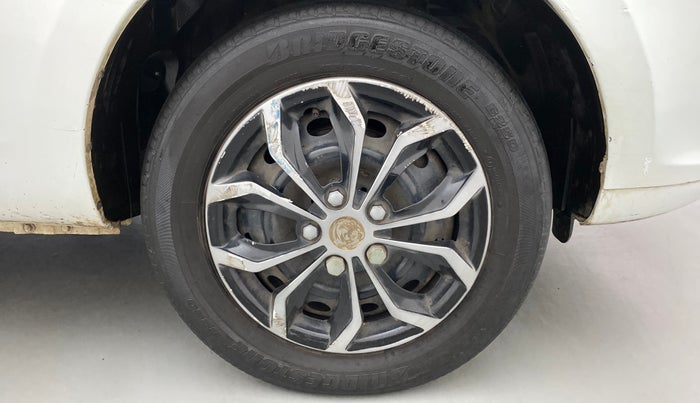 2016 Tata Bolt XM REVOTRON, Petrol, Manual, 54,592 km, Right Front Wheel