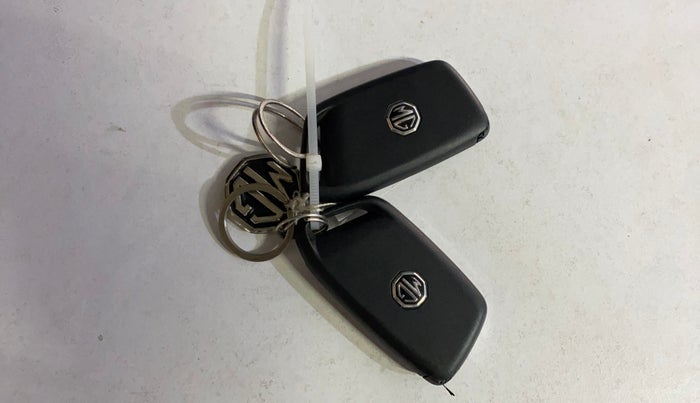 2023 MG HECTOR SHARP PRO 1.5 PETROL TURBO CVT PETROL, Petrol, Automatic, 28,741 km, Key Close Up