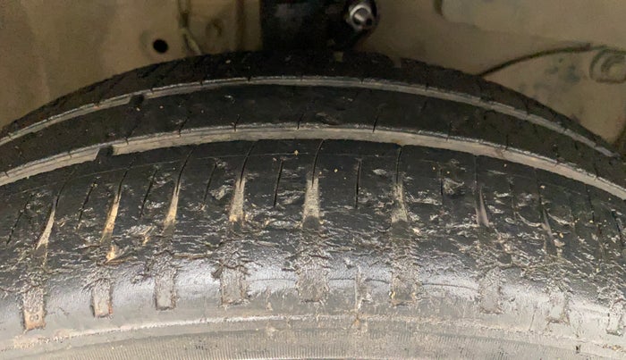 2012 Honda City 1.5L I-VTEC S MT, Petrol, Manual, 1,01,853 km, Right Front Tyre Tread
