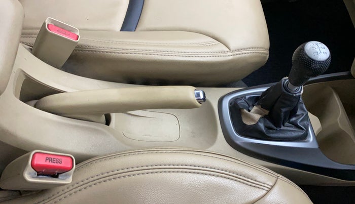 2012 Honda City 1.5L I-VTEC S MT, Petrol, Manual, 1,01,853 km, Gear Lever