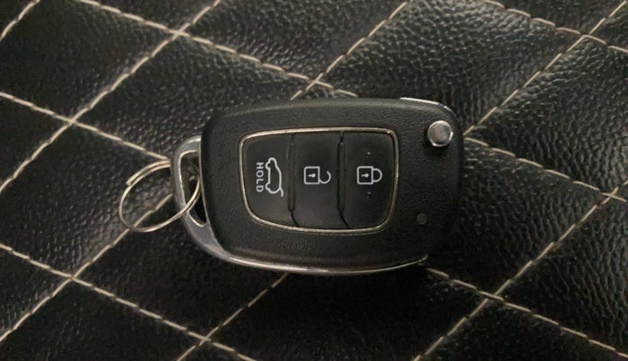 2021 Hyundai VENUE S+ 1.2, Petrol, Manual, 41,476 km, Key Close Up