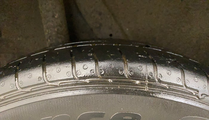 2021 Hyundai VENUE S+ 1.2, Petrol, Manual, 41,476 km, Right Rear Tyre Tread