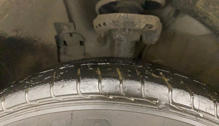 2021 Hyundai VENUE S+ 1.2, Petrol, Manual, 41,476 km, Left Front Tyre Tread