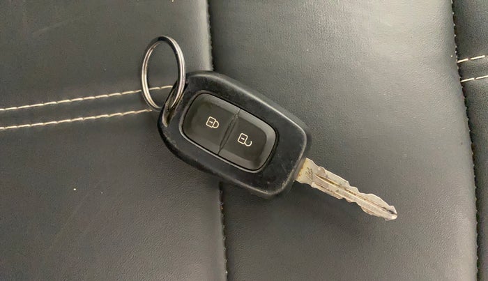 2021 Renault TRIBER RXT, Petrol, Manual, 27,336 km, Key Close Up