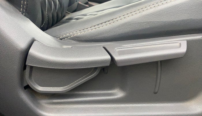 2022 Hyundai GRAND I10 NIOS MAGNA 1.2 KAPPA VTVT, Petrol, Manual, 51,110 km, Driver Side Adjustment Panel