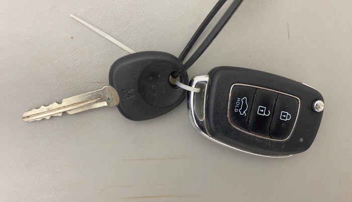 2022 Hyundai GRAND I10 NIOS MAGNA 1.2 KAPPA VTVT, Petrol, Manual, 51,110 km, Key Close Up