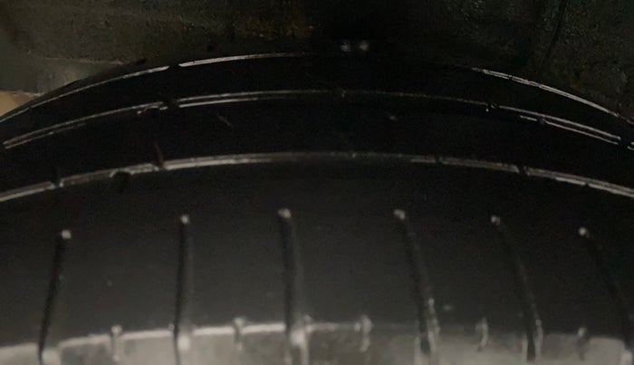 2022 Hyundai GRAND I10 NIOS MAGNA 1.2 KAPPA VTVT, Petrol, Manual, 51,110 km, Right Rear Tyre Tread