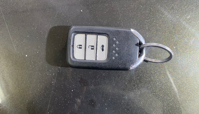 2016 Honda City 1.5L I-VTEC VX (O) MT, Petrol, Manual, 1,01,098 km, Key Close Up