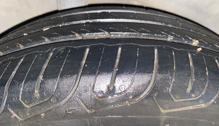 2016 Honda City 1.5L I-VTEC VX (O) MT, Petrol, Manual, 1,01,098 km, Right Rear Tyre Tread