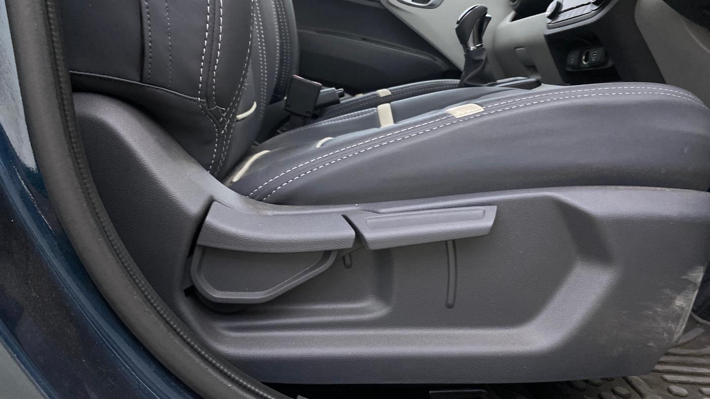 2024 Hyundai GRAND I10 NIOS SPORTZ AMT 1.2 KAPPA VTVT, Petrol, Automatic, 4,301 km, Driver Side Adjustment Panel
