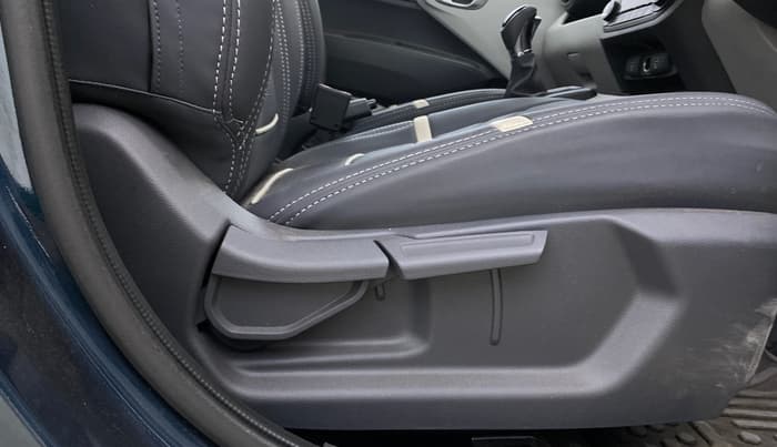 2024 Hyundai GRAND I10 NIOS SPORTZ AMT 1.2 KAPPA VTVT, Petrol, Automatic, 4,301 km, Driver Side Adjustment Panel