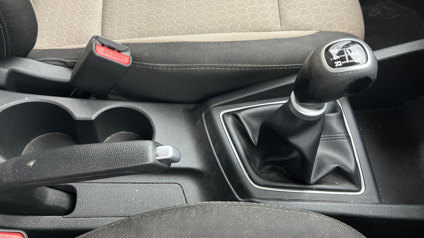 2014 Hyundai Elite i20 ASTA 1.2, Petrol, Manual, 50,281 km, Gear Lever