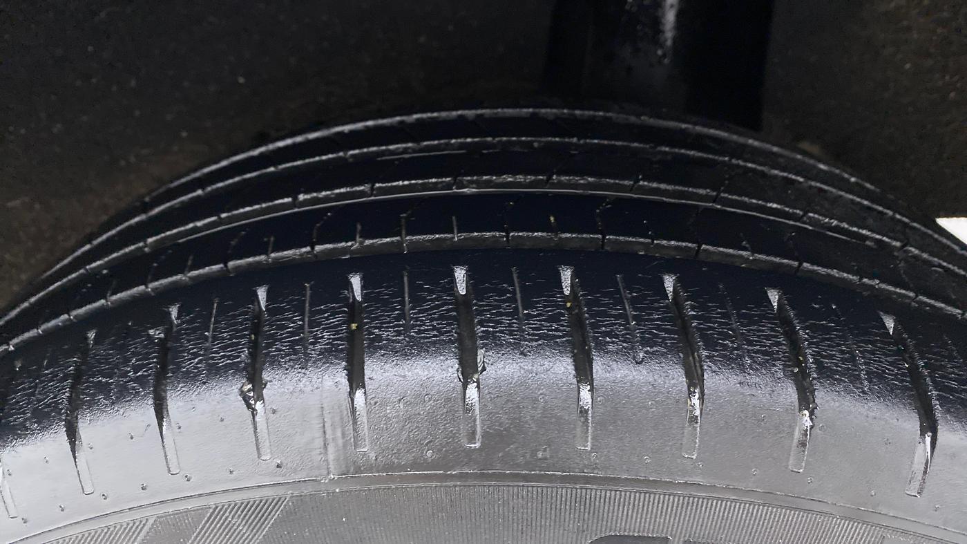 2019 Maruti Baleno ALPHA CVT PETROL 1.2, Petrol, Automatic, 29,344 km, Left Rear Tyre Tread