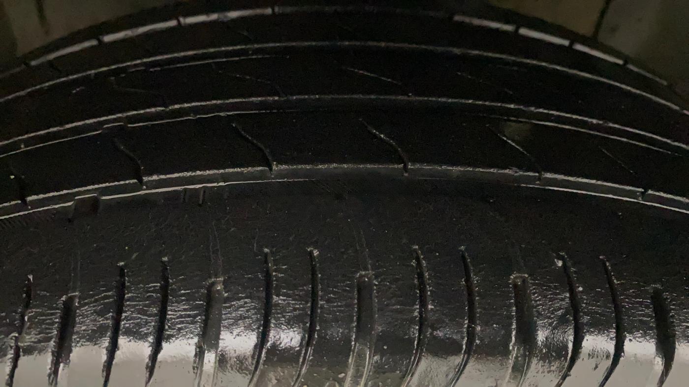 2023 Maruti BREZZA VXI AT SMART HYBRID, Petrol, Automatic, 52,972 km, Left Front Tyre Tread