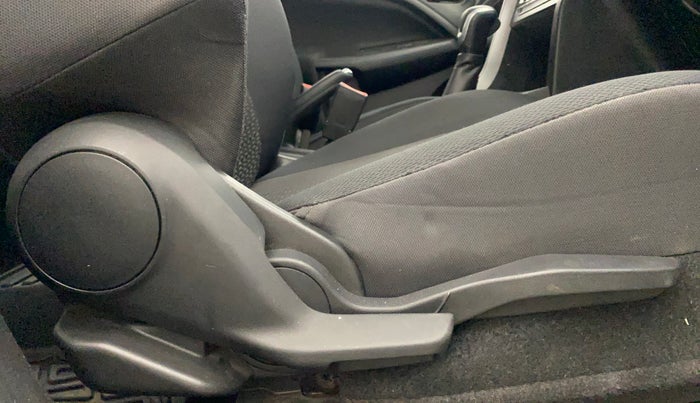 2023 Maruti BREZZA VXI AT SMART HYBRID, Petrol, Automatic, 52,972 km, Driver Side Adjustment Panel