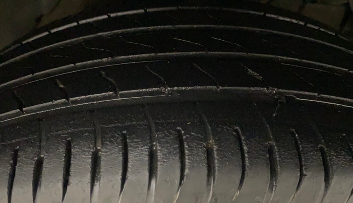 2023 Maruti BREZZA VXI AT SMART HYBRID, Petrol, Automatic, 52,972 km, Right Front Tyre Tread