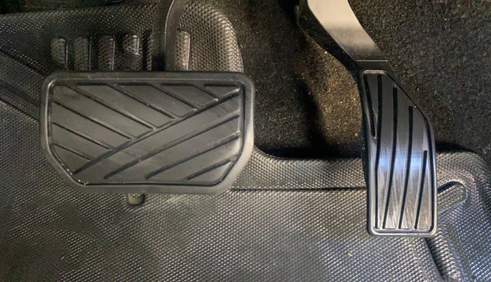 2023 Maruti BREZZA VXI AT SMART HYBRID, Petrol, Automatic, 52,972 km, Pedals