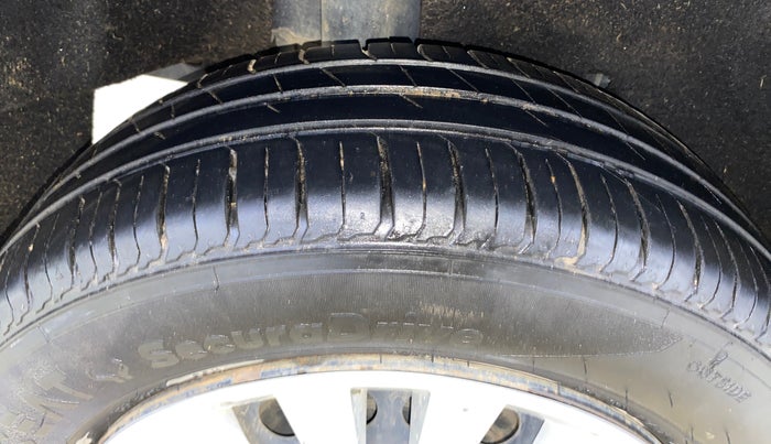 2019 Maruti Baleno DELTA PETROL 1.2, Petrol, Manual, 28,996 km, Right Rear Tyre Tread