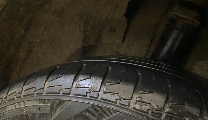 2024 KIA CARENS Premium (O) 1.5 Petrol 7 STR, Petrol, Manual, 56,101 km, Right Rear Tyre Tread