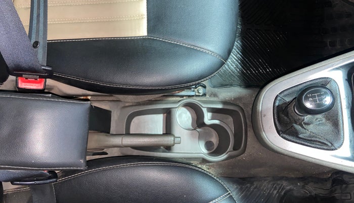 2013 Hyundai i10 ERA 1.1, CNG, Manual, 88,624 km, Gear Lever