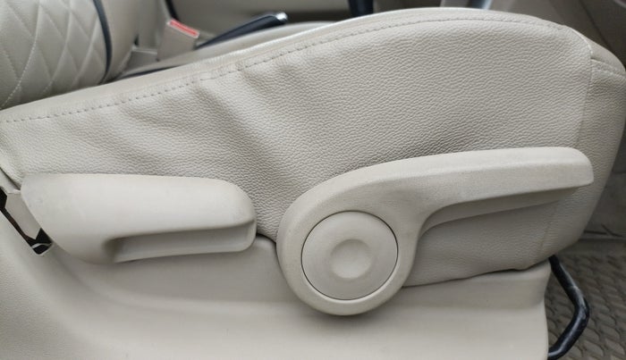 2017 Maruti Ciaz DELTA 1.4 MT PETROL, Petrol, Manual, 86,906 km, Driver Side Adjustment Panel