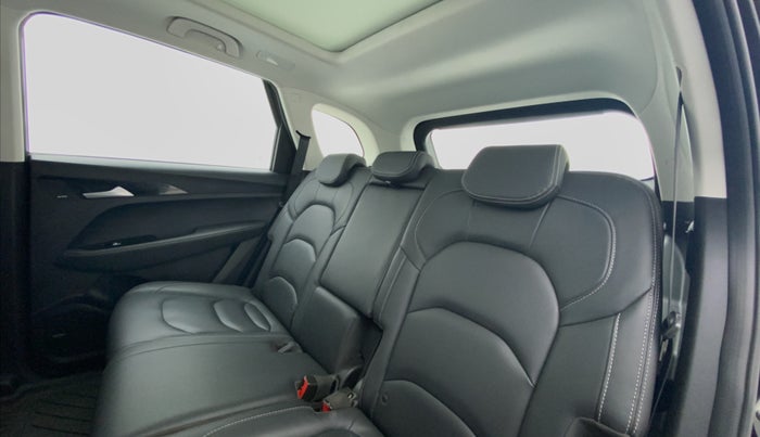 2019 MG HECTOR SHARP HYBIRD PETROL MT, Petrol, Manual, 19,928 km, Right Side Rear Door Cabin