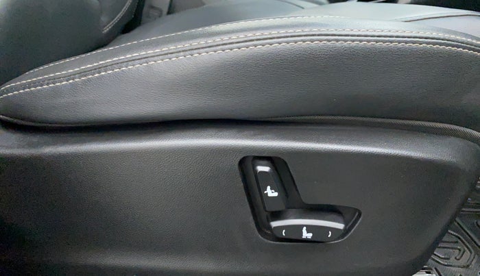 2019 MG HECTOR SHARP HYBIRD PETROL MT, Petrol, Manual, 19,928 km, Driver Side Adjustment Panel