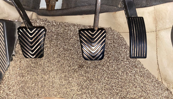 2014 Hyundai Verna FLUIDIC 1.6 VTVT SX, CNG, Manual, 58,980 km, Pedals