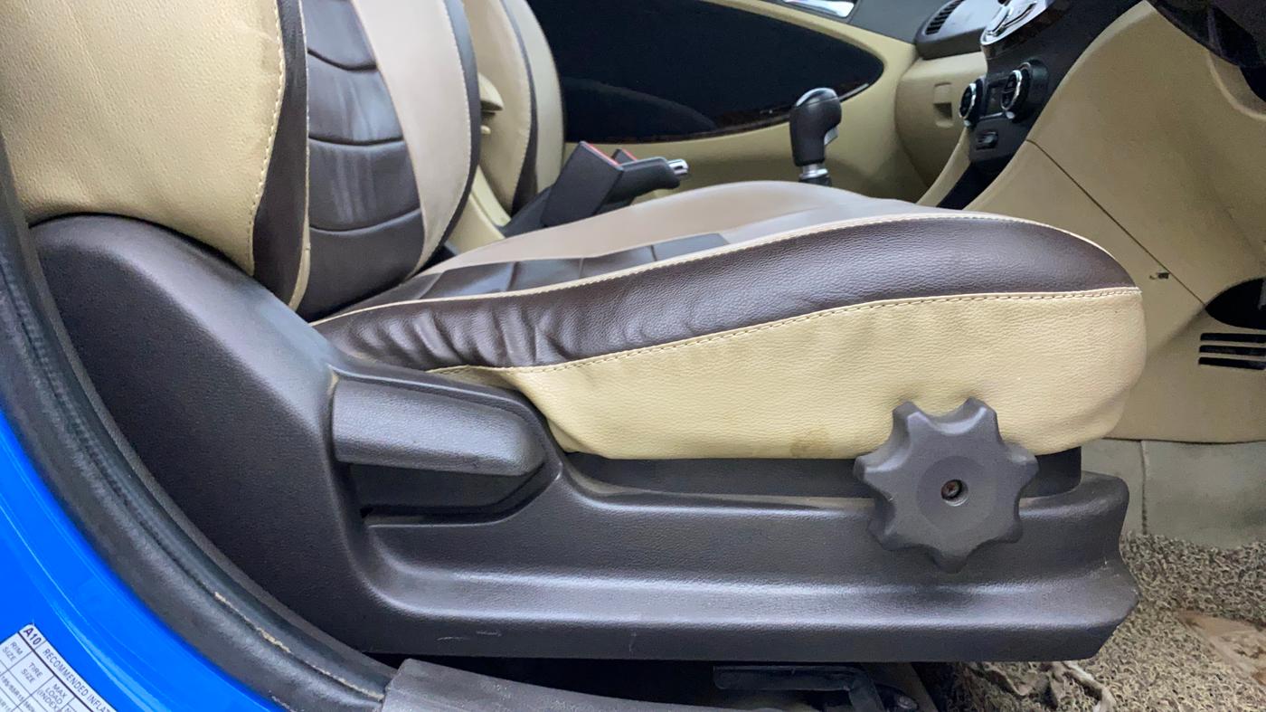 2014 Hyundai Verna FLUIDIC 1.6 VTVT SX, CNG, Manual, 60,800 km, Driver Side Adjustment Panel