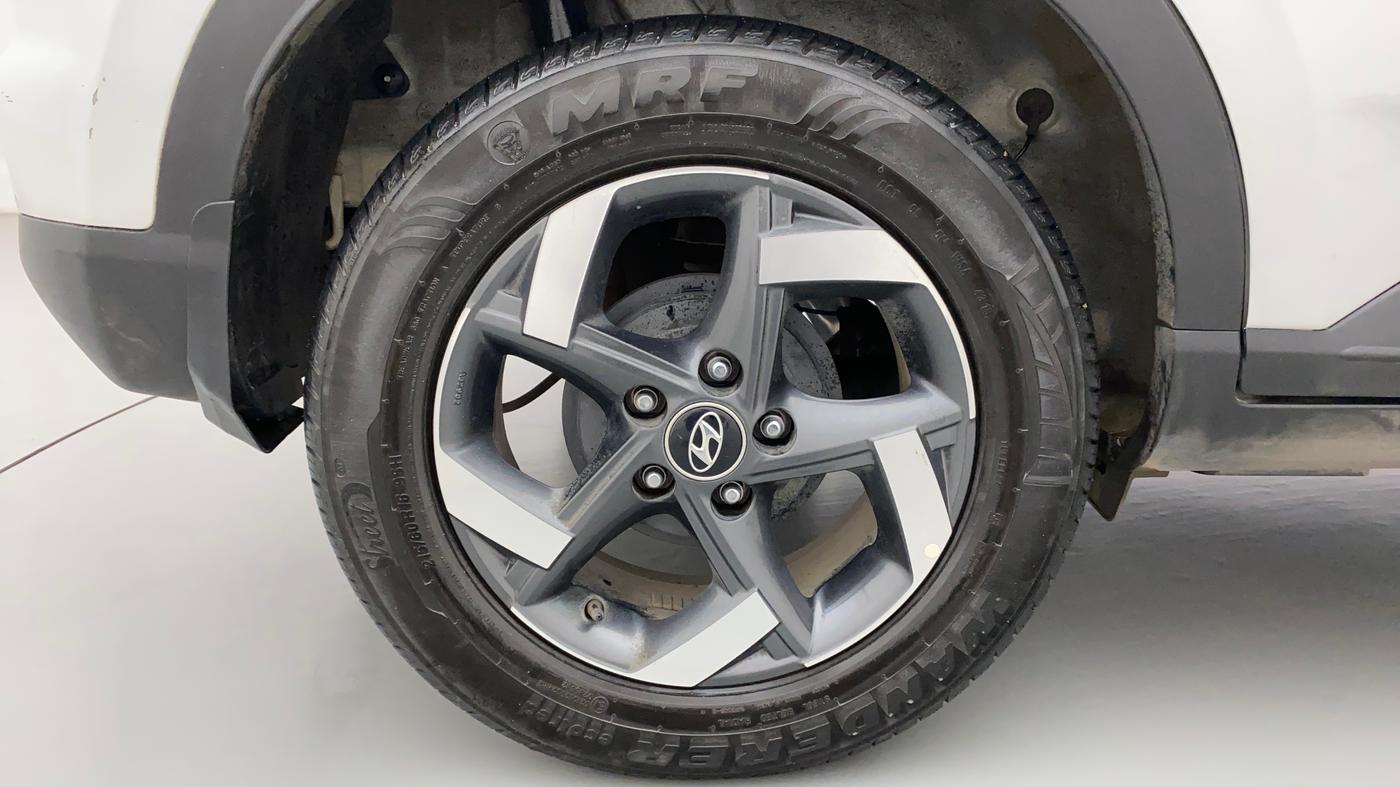 2019 Hyundai VENUE SX 1.0 TURBO, CNG, Manual, 15,215 km, Right Rear Wheel