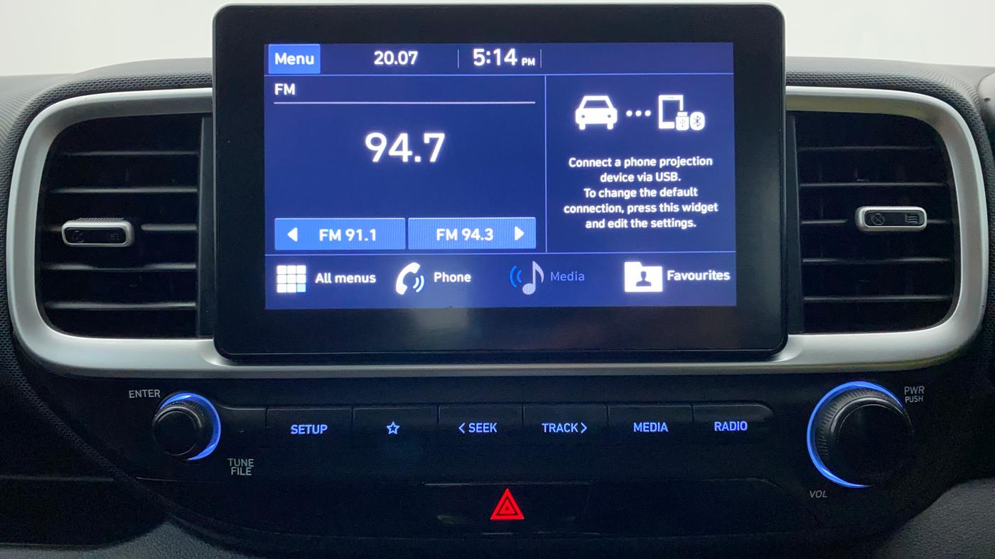 2019 Hyundai VENUE SX 1.0 TURBO, CNG, Manual, 15,215 km, Infotainment System