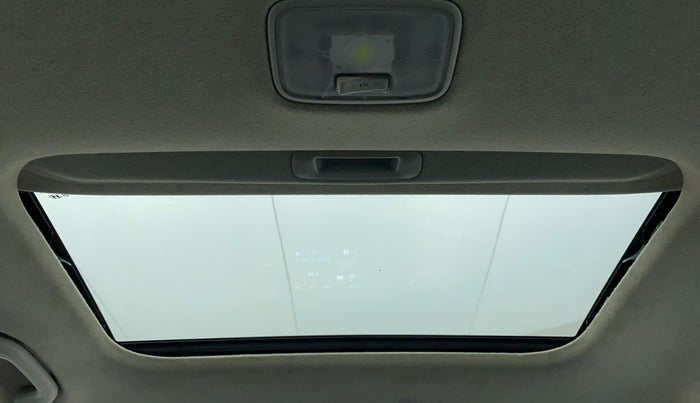 2019 Hyundai VENUE SX 1.0 TURBO, CNG, Manual, 15,215 km, Moonroof/ Sunroof