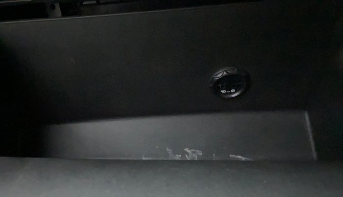 2019 Hyundai VENUE SX 1.0 TURBO, CNG, Manual, 15,215 km, Cooled Glove Box