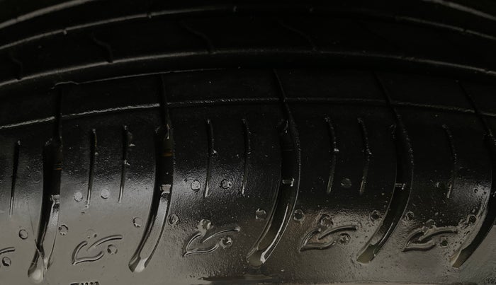 2020 KIA SELTOS HTE 1.5 DIESEL, Diesel, Manual, 61,574 km, Right Front Tyre Tread