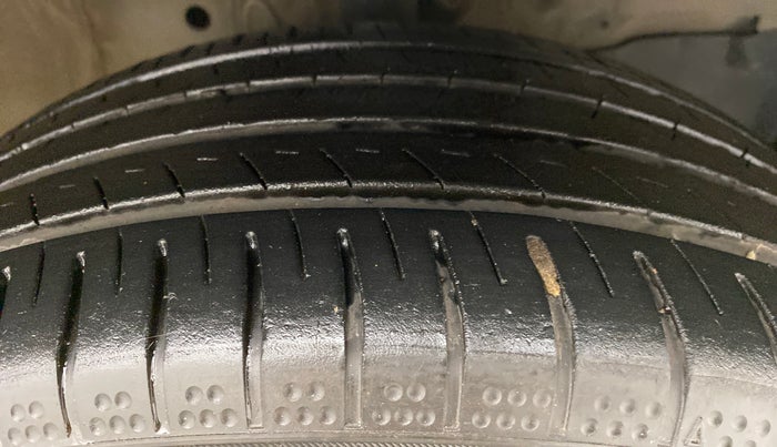 2017 Honda Jazz 1.2 V AT, Petrol, Automatic, 63,767 km, Right Front Tyre Tread