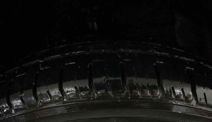 2015 Hyundai Grand i10 SPORTZ 1.2 KAPPA VTVT, Petrol, Manual, 42,588 km, Right Front Tyre Tread