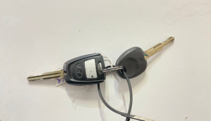 2015 Hyundai Grand i10 SPORTZ 1.2 KAPPA VTVT, Petrol, Manual, 42,588 km, Key Close Up