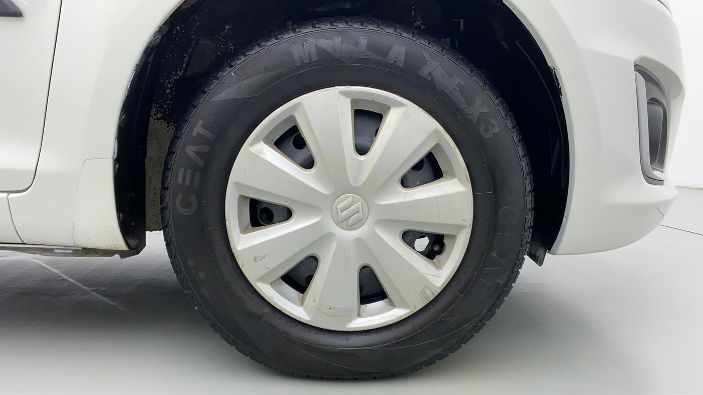 2017 Maruti Swift VXI D, Petrol, Manual, 34,082 km, Right Front Wheel