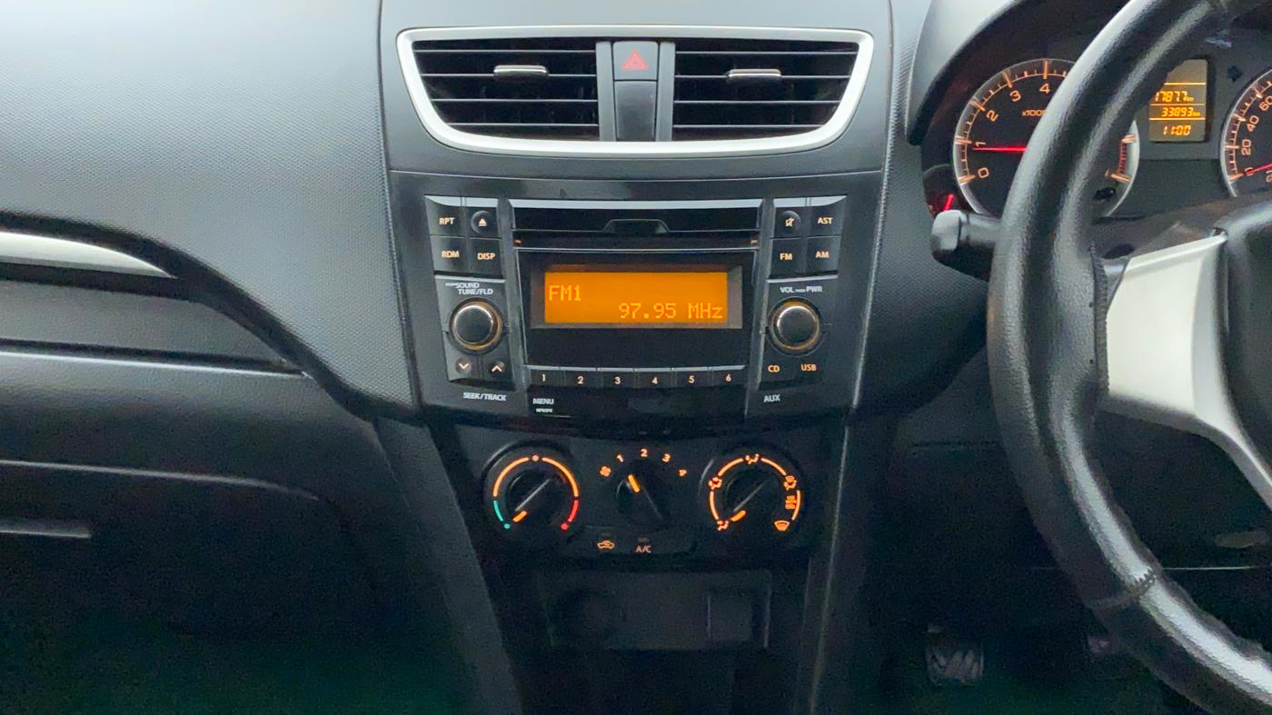 2017 Maruti Swift VXI D, Petrol, Manual, 34,082 km, Air Conditioner