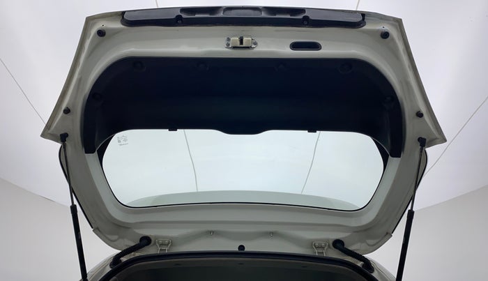 2017 Maruti Swift VXI D, Petrol, Manual, 34,082 km, Boot Door Open