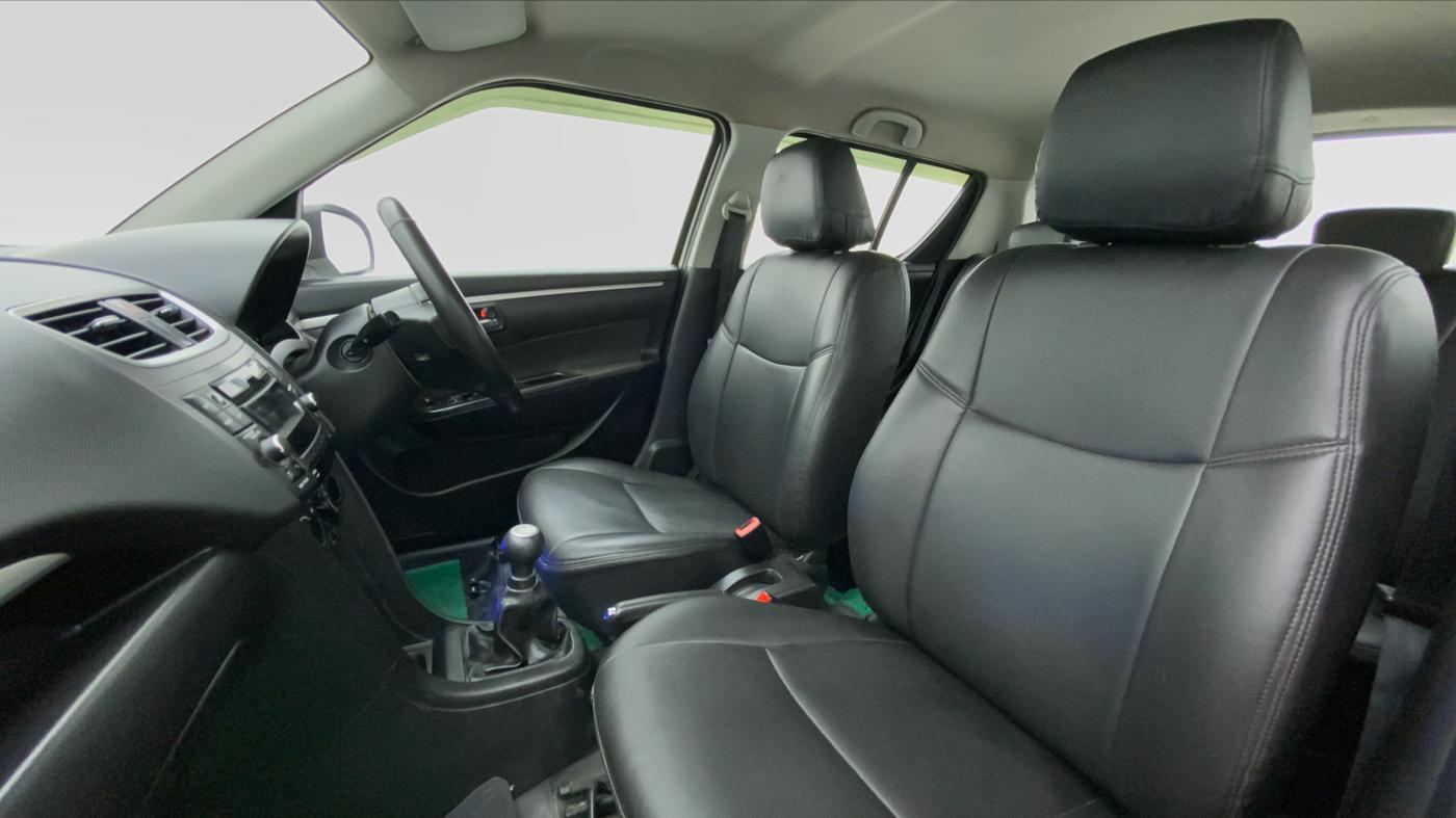 2017 Maruti Swift VXI D, Petrol, Manual, 34,082 km, Right Side Front Door Cabin