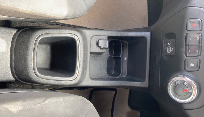 2019 Renault Kwid RXT 1.0 AMT (O), Petrol, Automatic, 60,127 km, Gear Lever