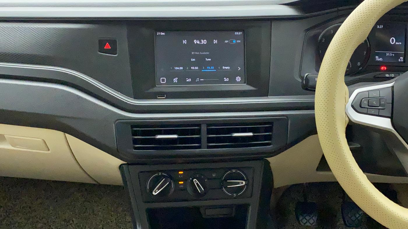 2023 Volkswagen VIRTUS COMFORTLINE TSI 1.0 MT, Petrol, Manual, 7,645 km, Air Conditioner