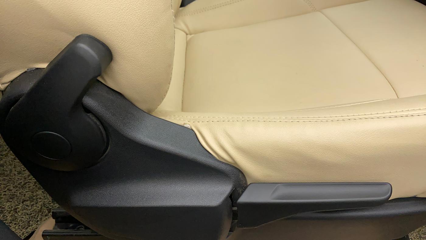 2023 Volkswagen VIRTUS COMFORTLINE TSI 1.0 MT, Petrol, Manual, 7,645 km, Driver Side Adjustment Panel
