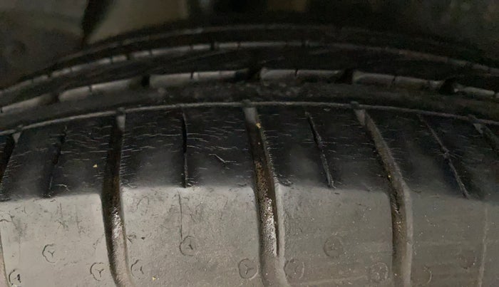 2019 Hyundai Creta SX 1.6 PETROL, Petrol, Manual, 29,343 km, Right Rear Tyre Tread